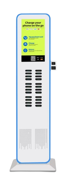 Freistehende TopCharge-Ladesäule CS-S24 mit grünem Bedien-Display und 24 Powerbank-Fächern.